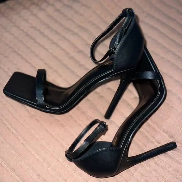 NWOT PLT Black Clover Barely There Square Toe Strappy Heels - Picture 6 of 16